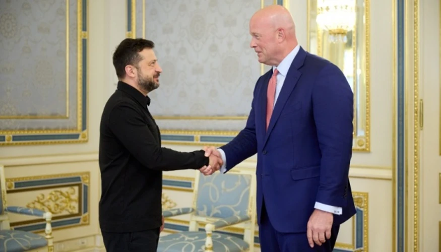 Зеленський у Києві провів переговори з Вітакером і Баззардом щодо посилення ППО