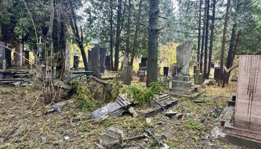Удар дрона по кладовищу у Рівному: що сталося 20 жовтня