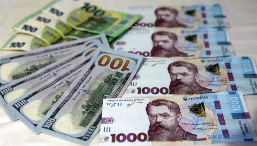 Після 22 жовтня НБУ підвищив курс долара та знизив курси євро і злотого