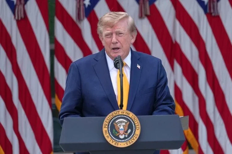 Трамп про протести у Франції: від міграції до заклику закрити кордони